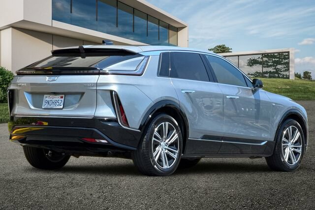Certified 2024 Cadillac Lyriq Luxury w/ LPO, Floor Liner Package RWD image 4