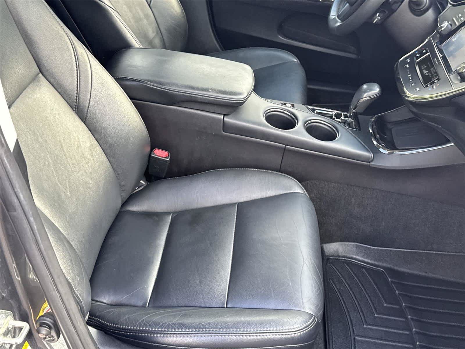 Used 2016 Toyota Avalon Touring FWD image 18