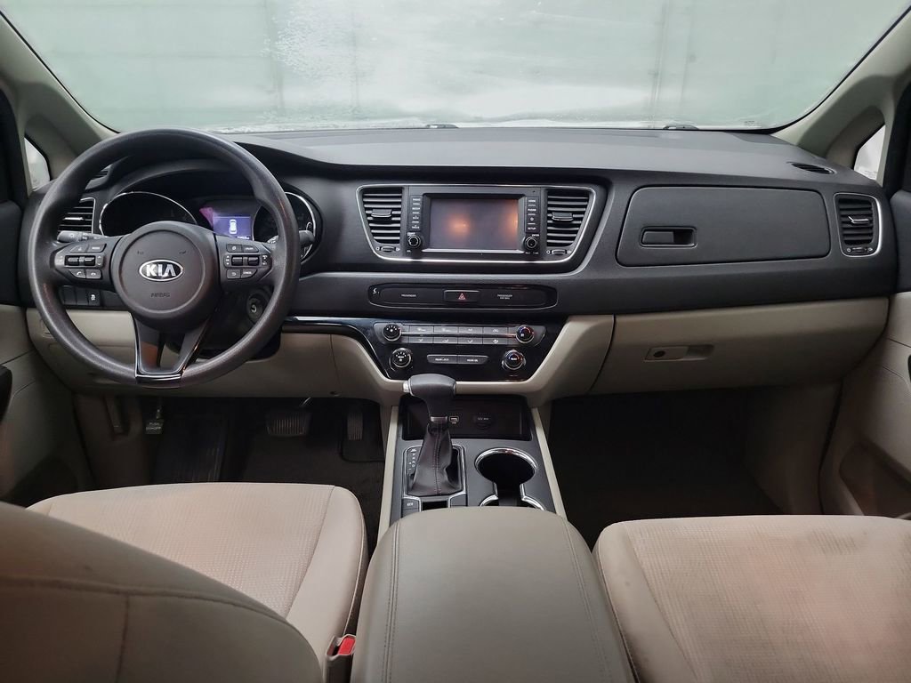 Used 2019 Kia Sedona LX image 11