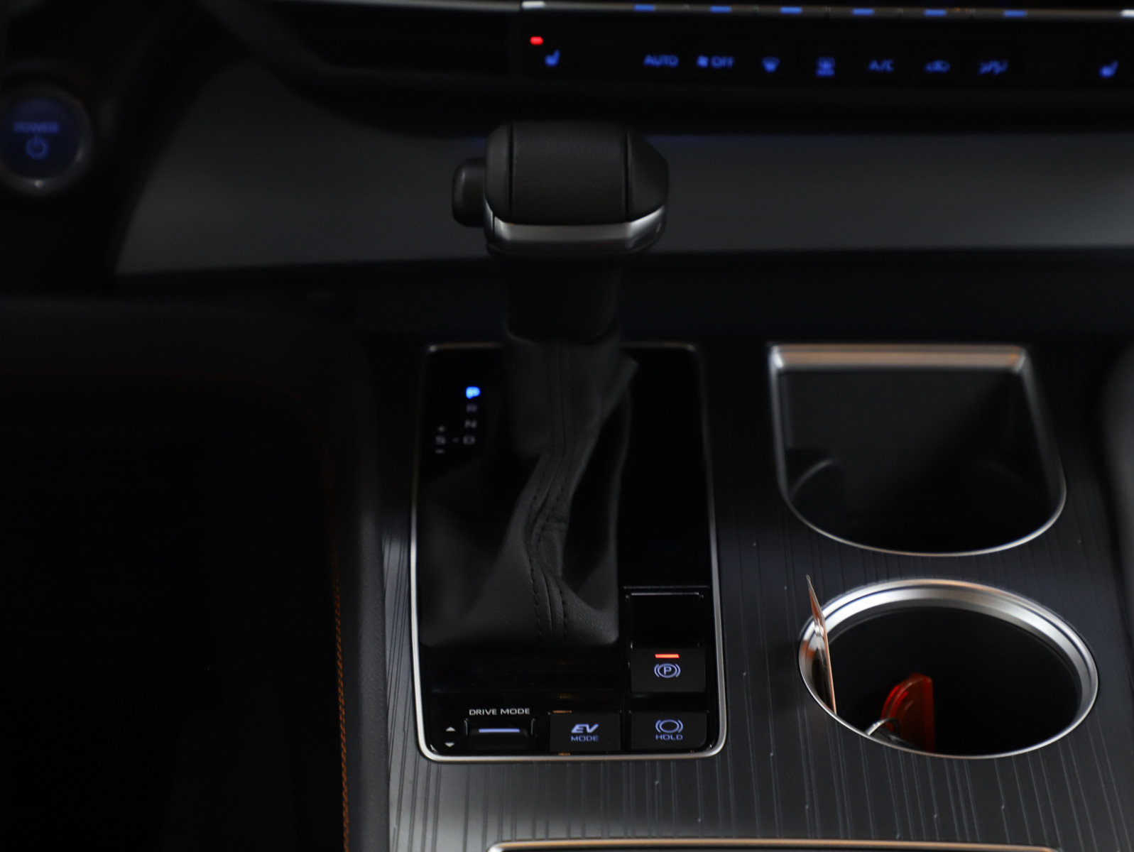 Used 2024 Toyota Sienna XSE image 19