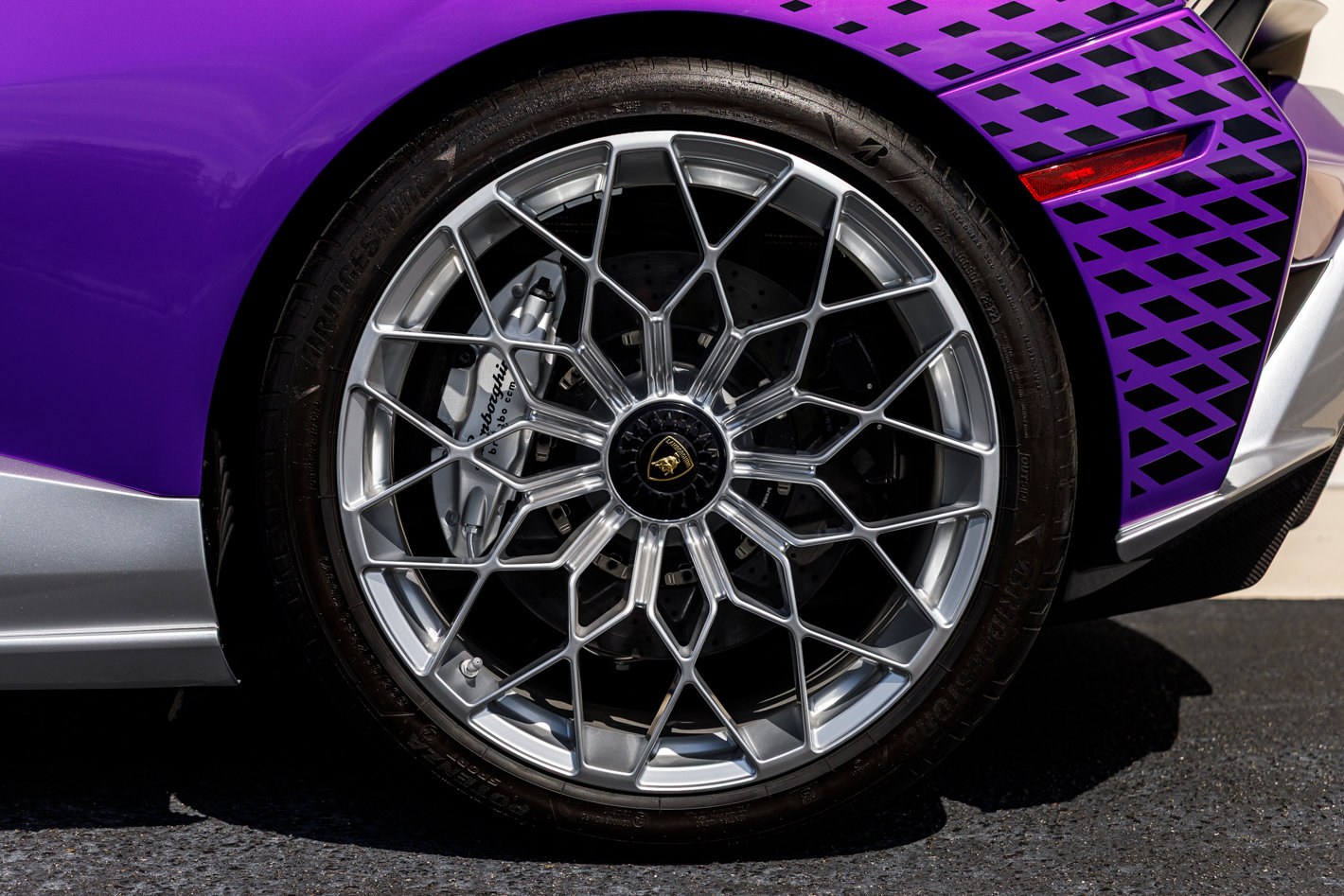 Used 2023 Lamborghini Huracan STO image 15