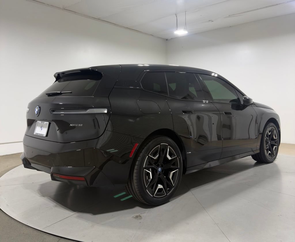 Used 2024 BMW iX xDrive50 w/ Sport Package AWD/4WD image 2