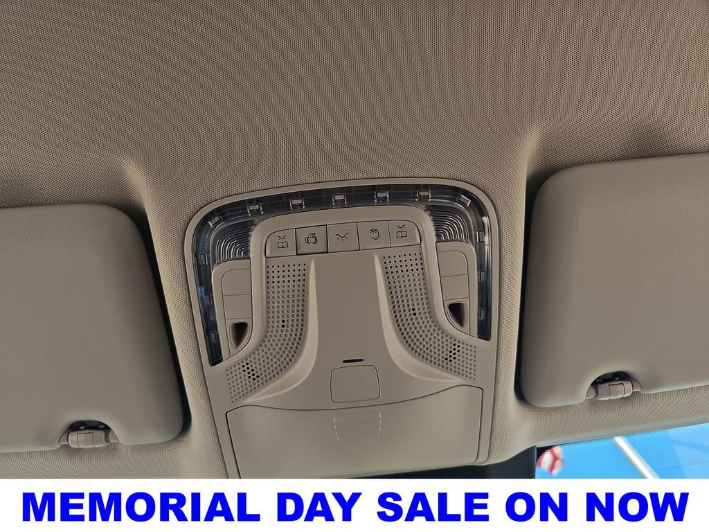 Used 2023 Mercedes-Benz Metris Passenger image 30
