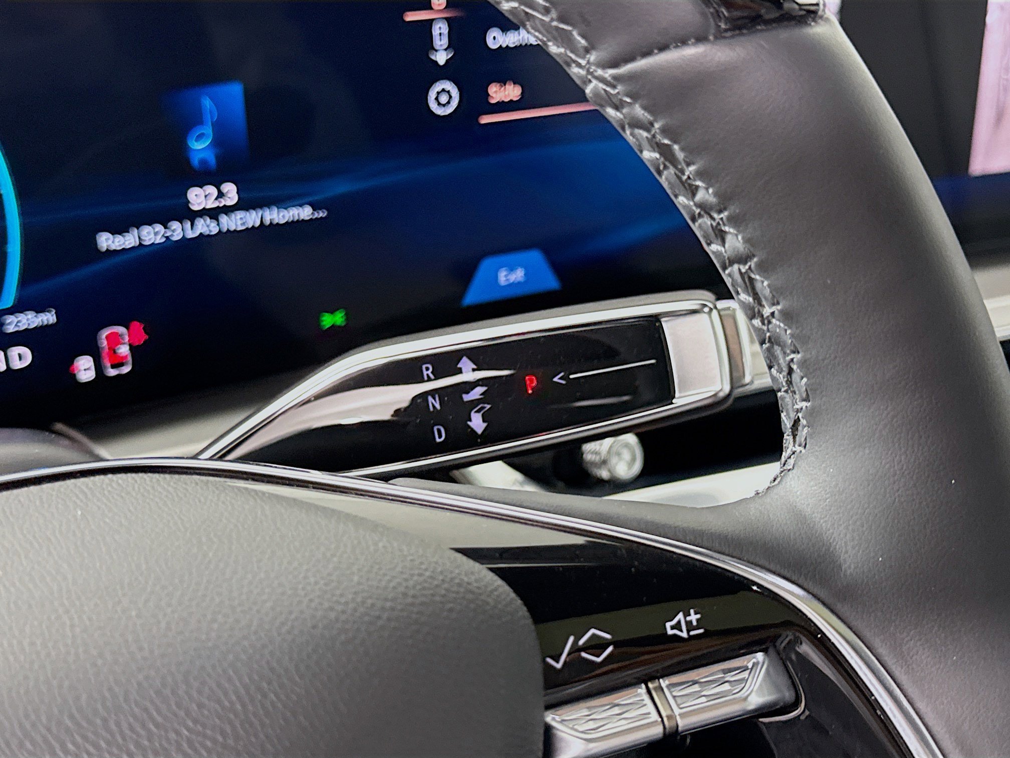 Used 2024 Cadillac Lyriq Luxury RWD image 17