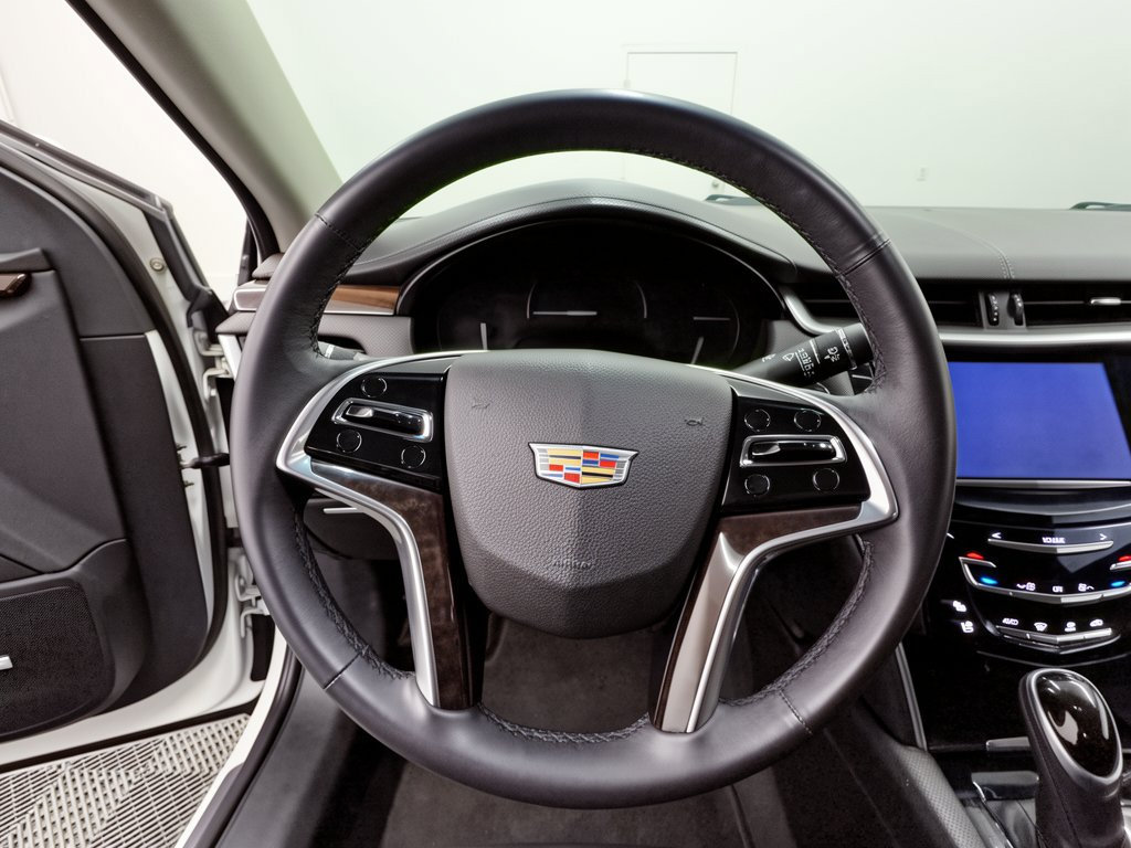 Used 2017 Cadillac XTS Luxury AWD/4WD image 10