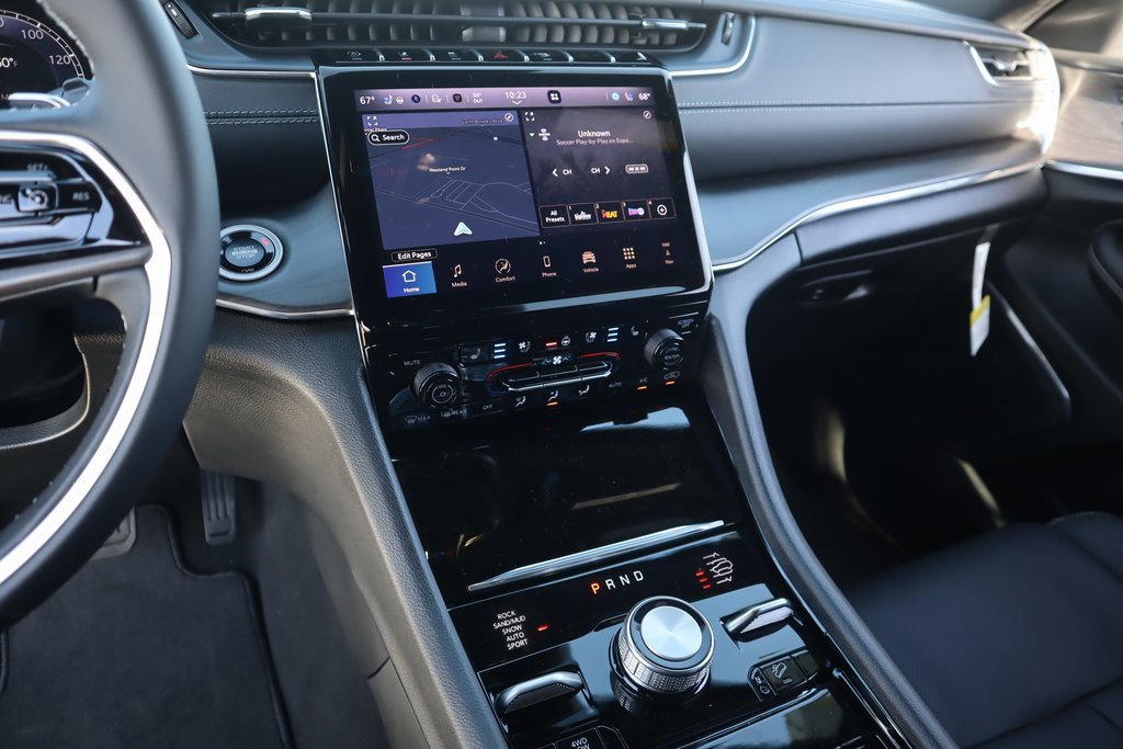 New 2025 Jeep Grand Cherokee L Overland w/ Luxury Tech Group IV image 5