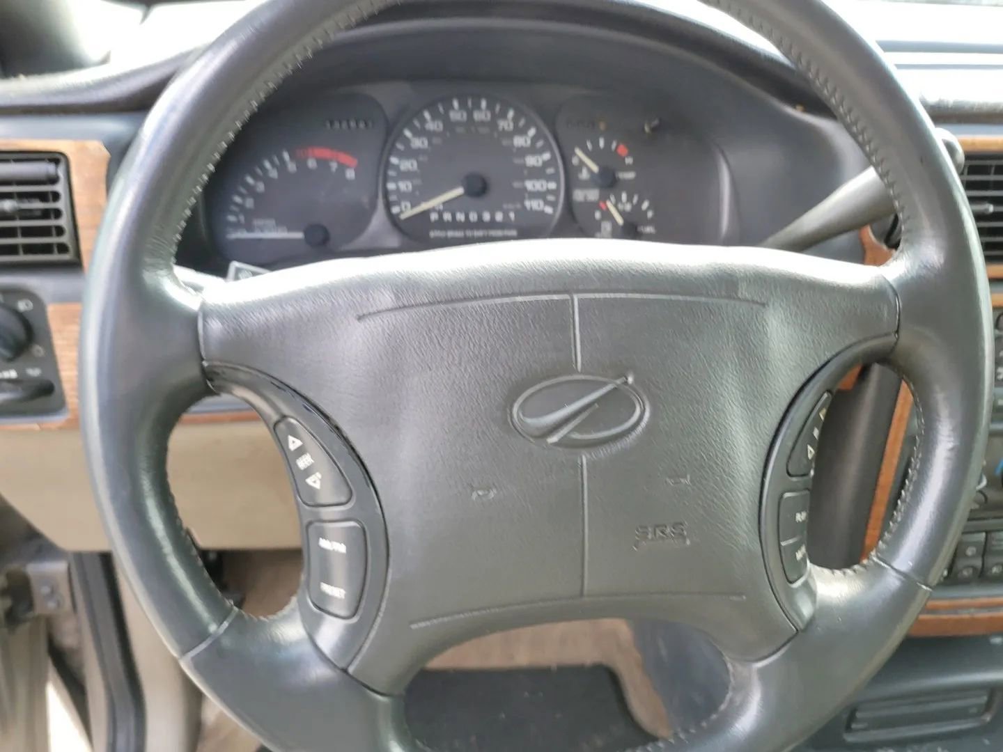 Used 1999 Oldsmobile Silhouette Premiere w/ Towing Pkg FWD image 15