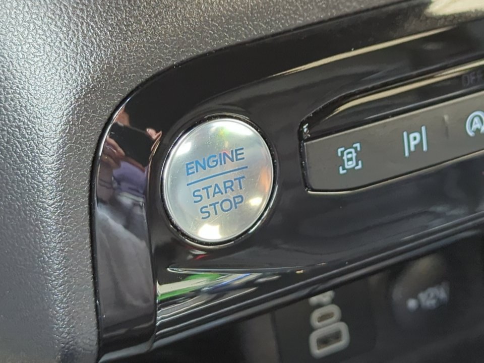 Used 2024 Ford Escape ST-Line Elite w/ Premium Technology Package AWD/4WD image 36