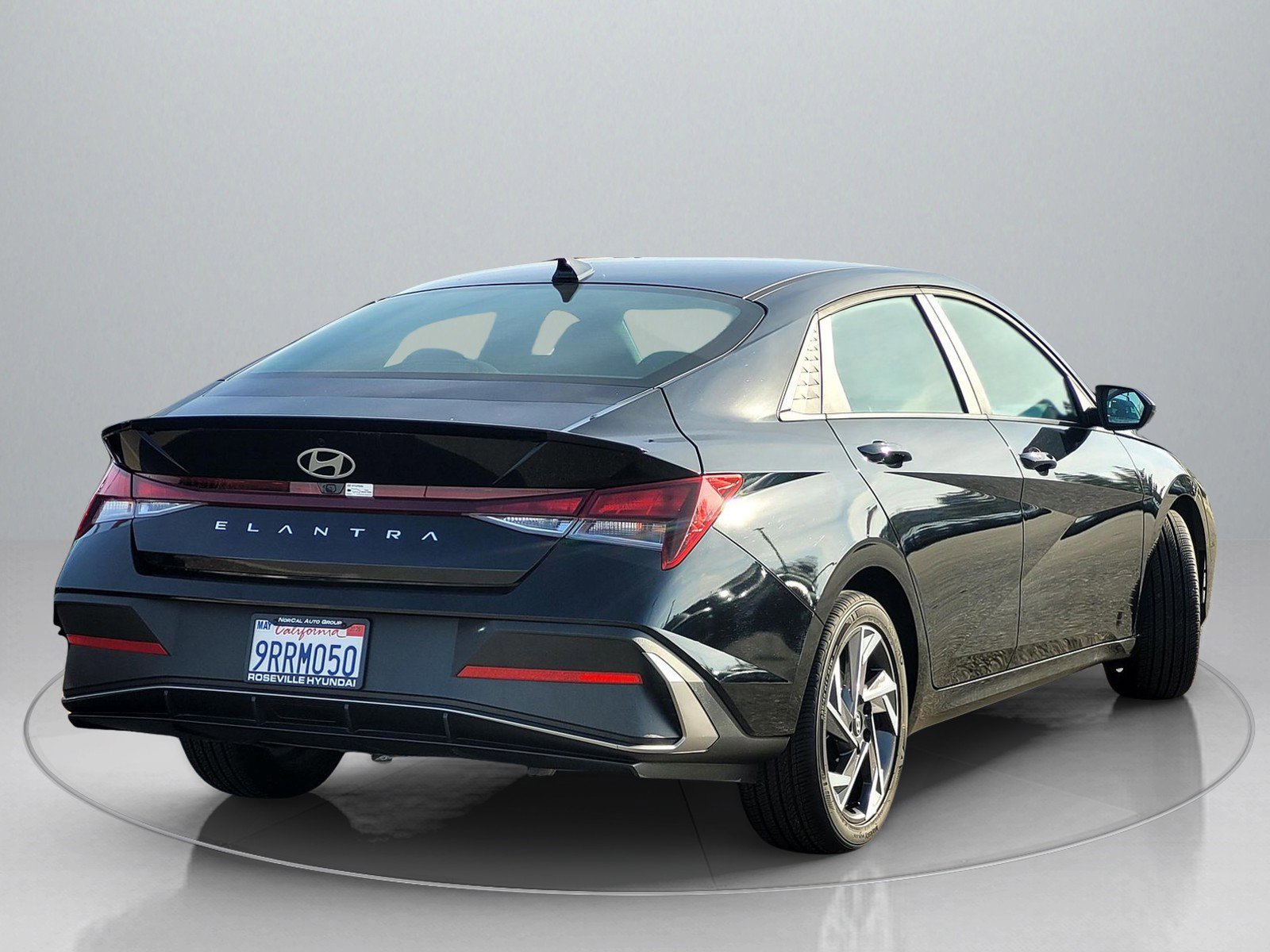 Certified 2025 Hyundai Elantra Sport w/ Cargo Package image 8