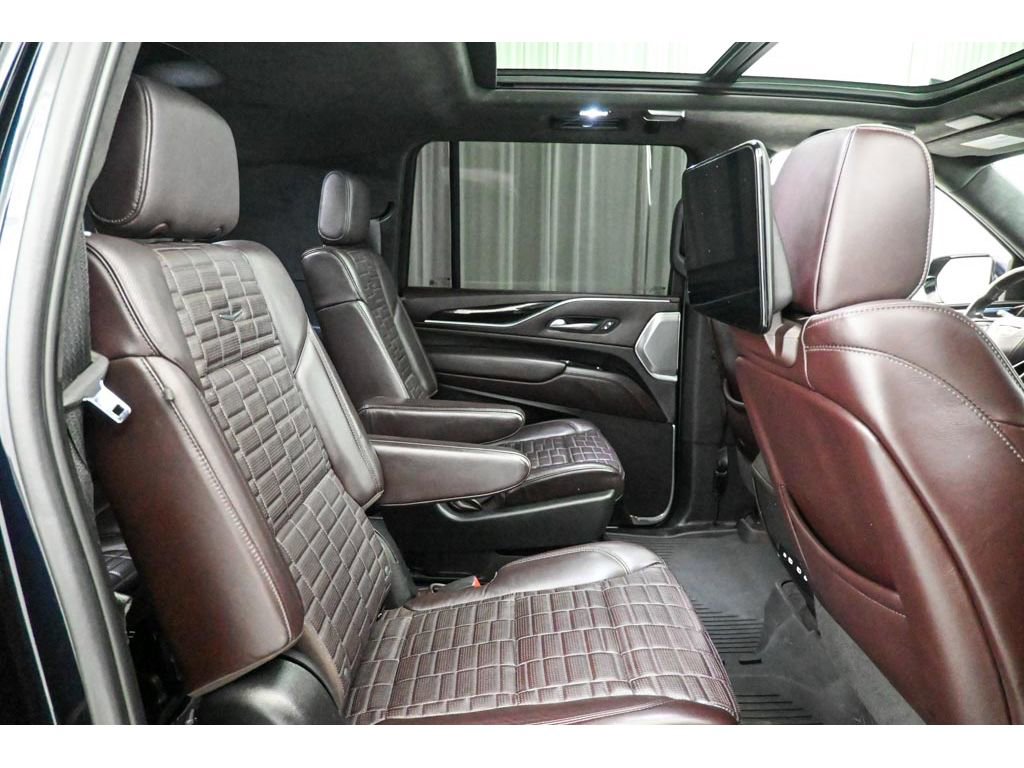Certified 2022 Cadillac Escalade ESV Premium Luxury Platinum image 18