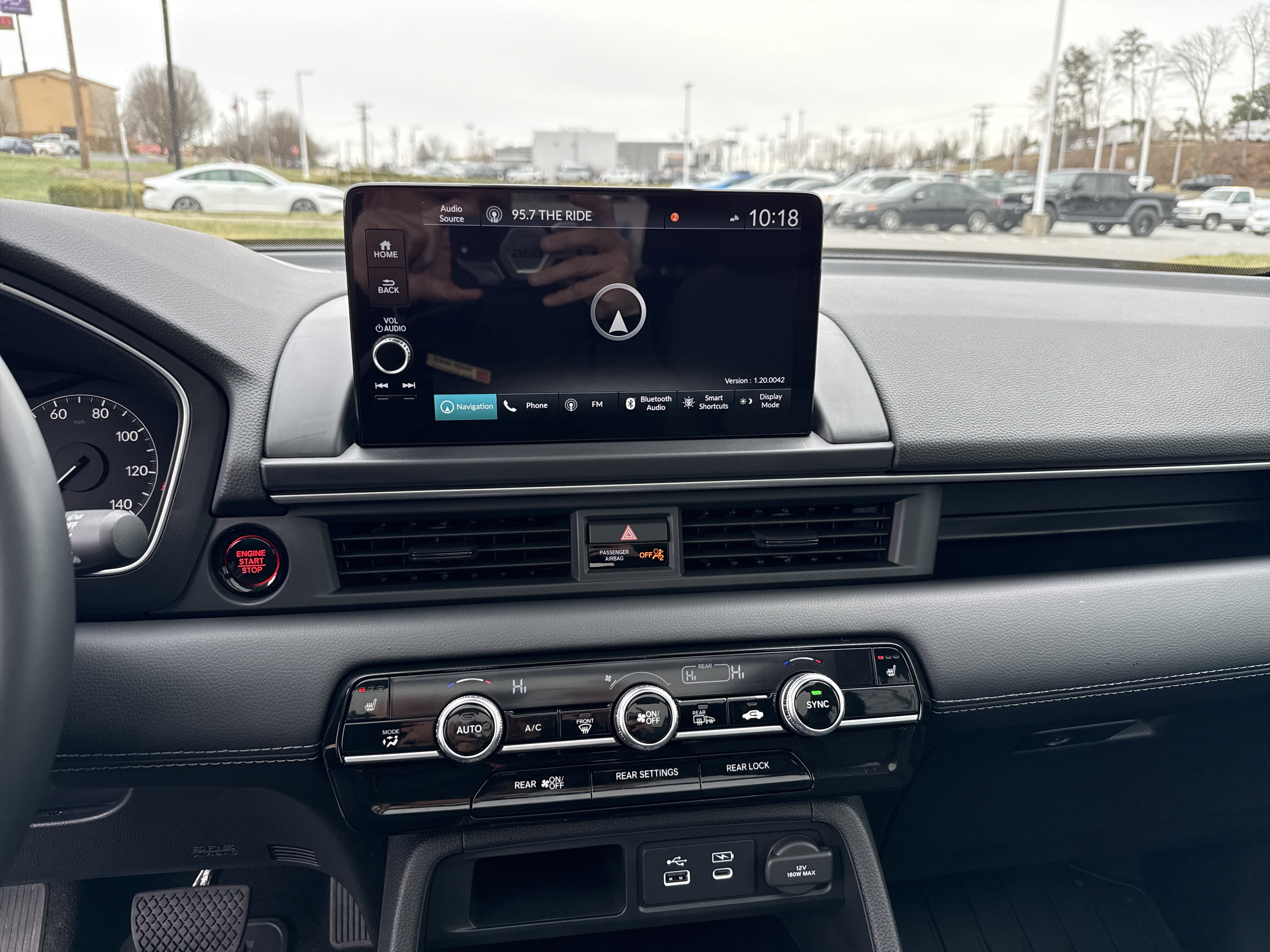 Certified 2025 Honda Pilot Touring image 24