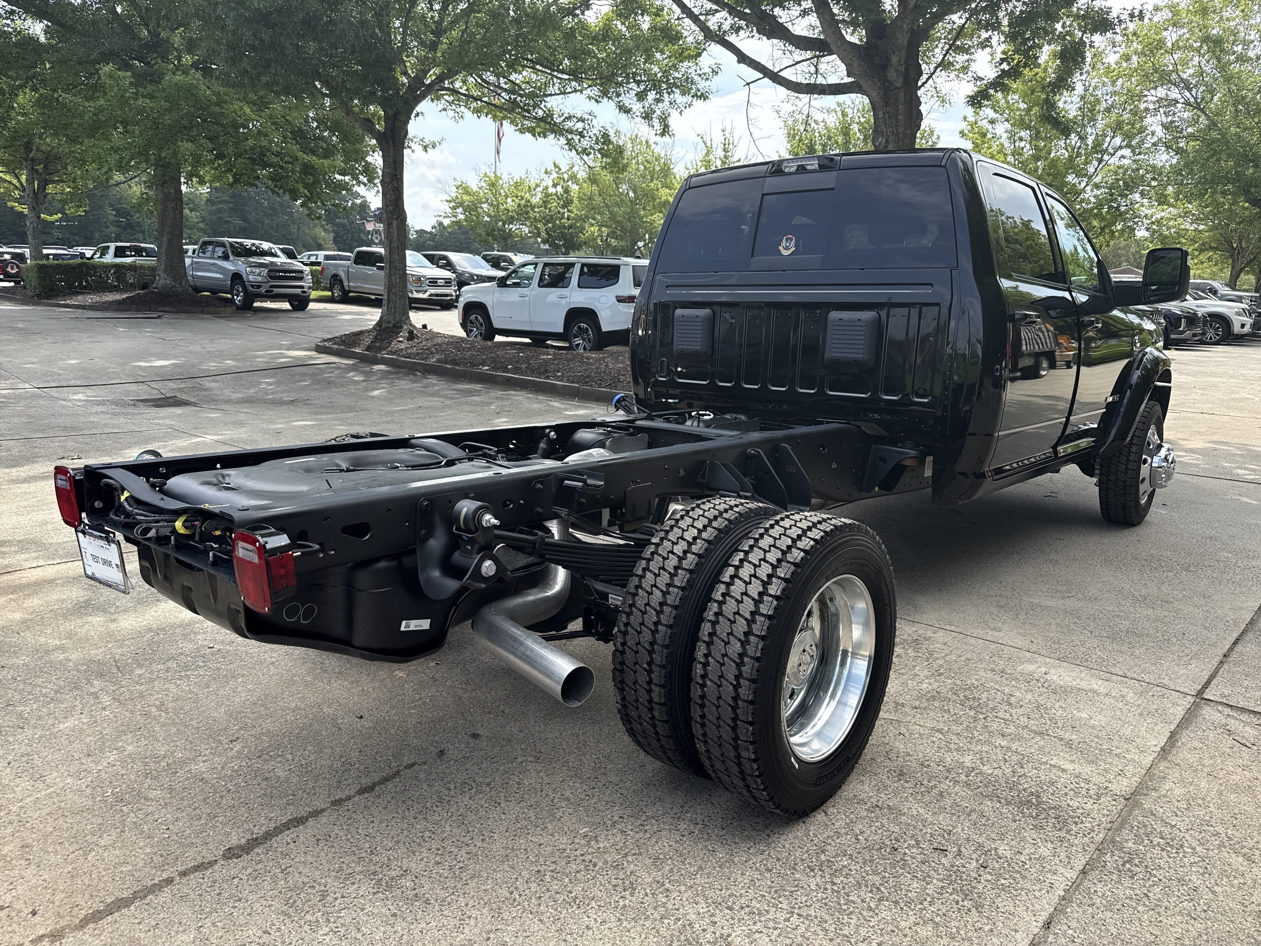 New 2026 RAM 5500 4x4 Crew Cab w/ Laramie Trim Package image 7