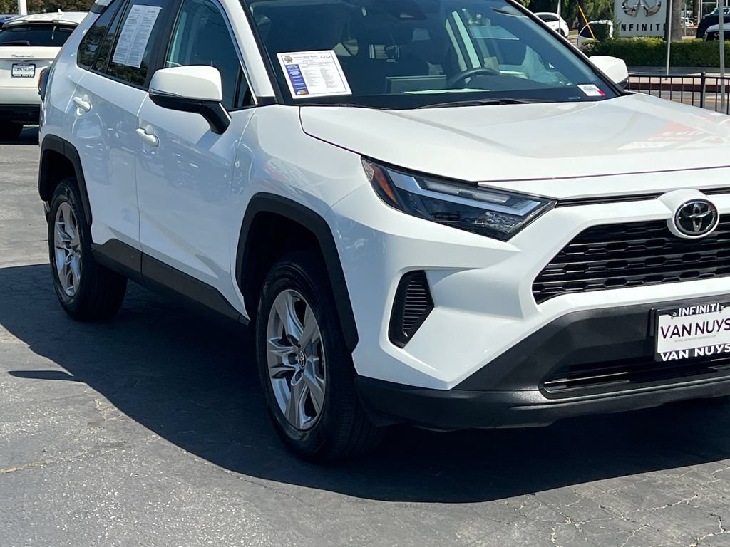 Used 2025 Toyota RAV4 XLE FWD image 11