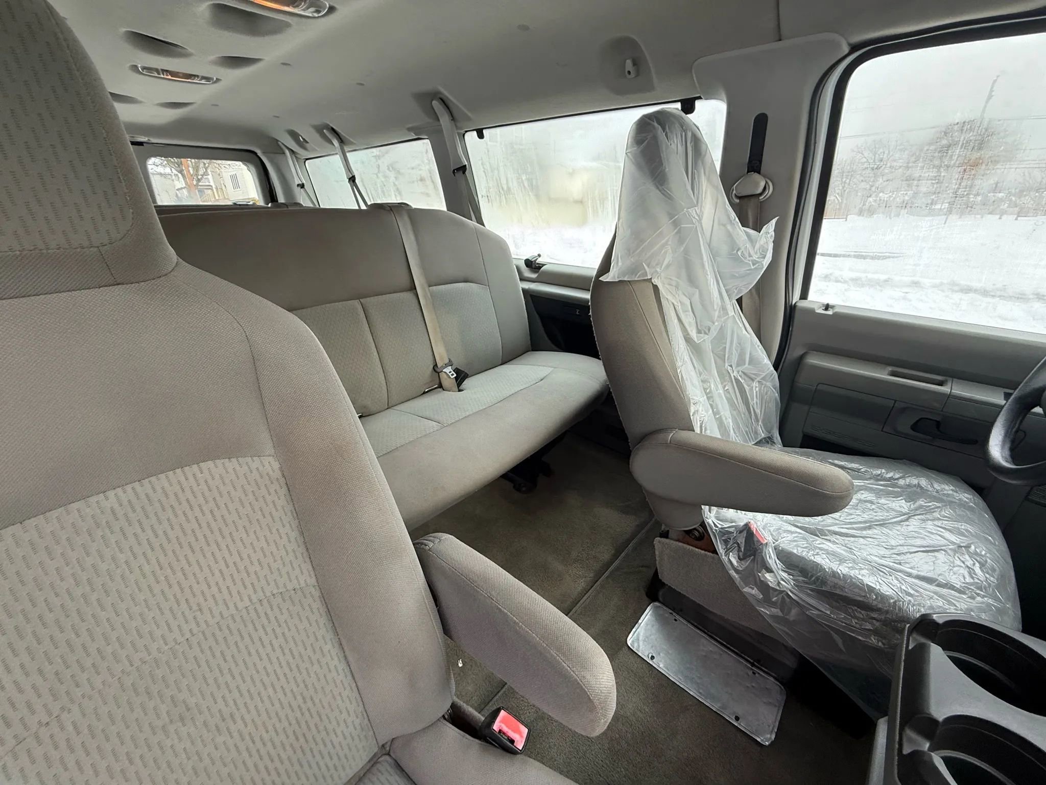 Used 2013 Ford E-350 and Econoline 350 XLT image 16