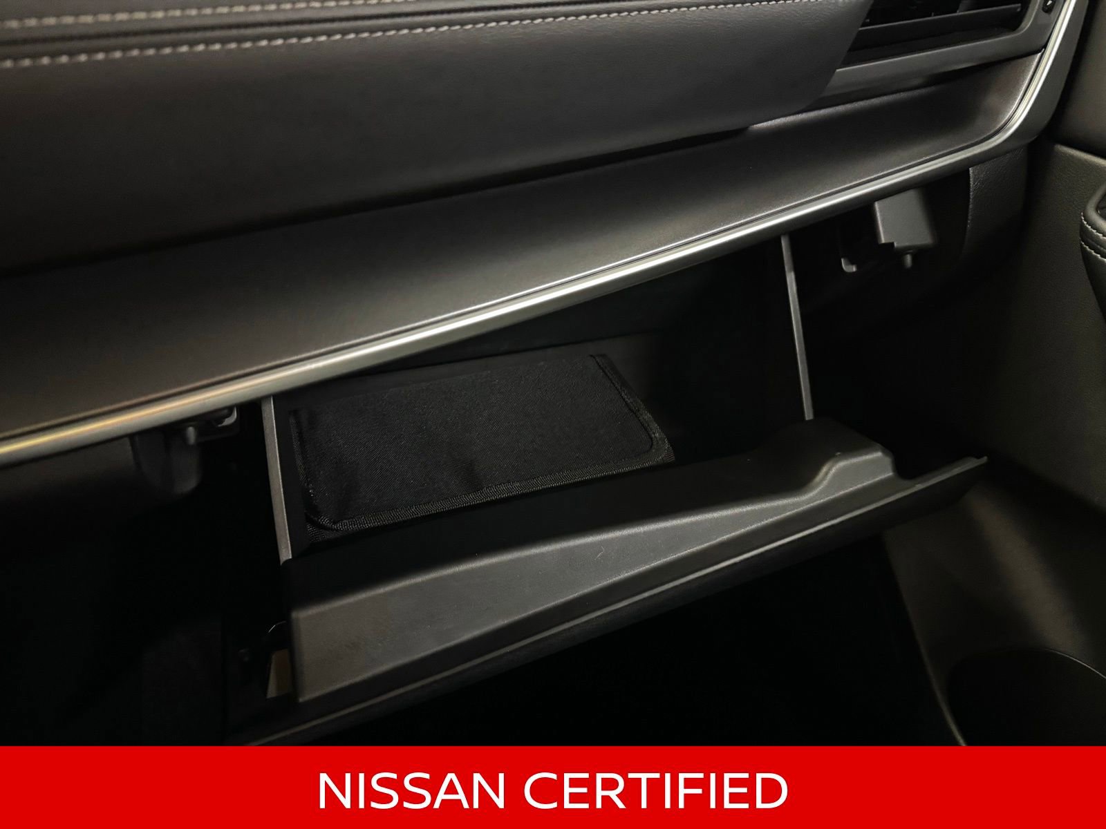 Certified 2025 Nissan Rogue SV AWD/4WD image 32