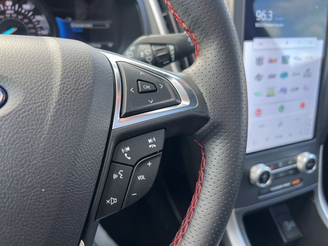 Certified 2023 Ford Edge ST-Line image 10