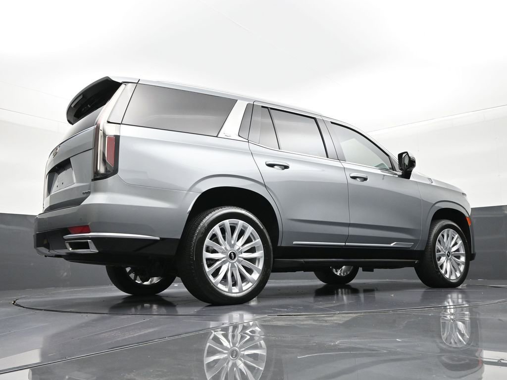 Certified 2024 Cadillac Escalade Luxury RWD image 18
