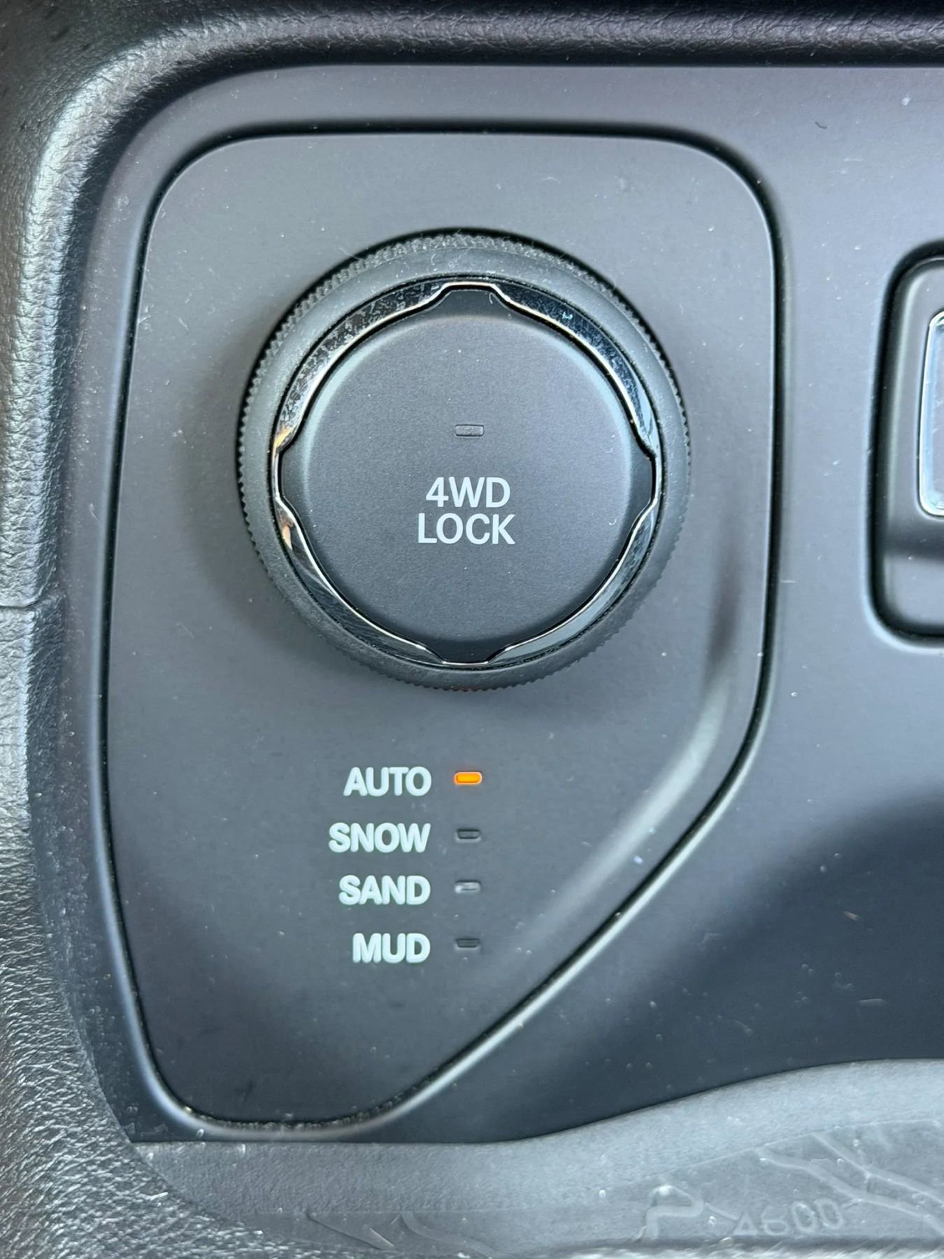 Used 2015 Jeep Renegade Limited AWD/4WD image 16