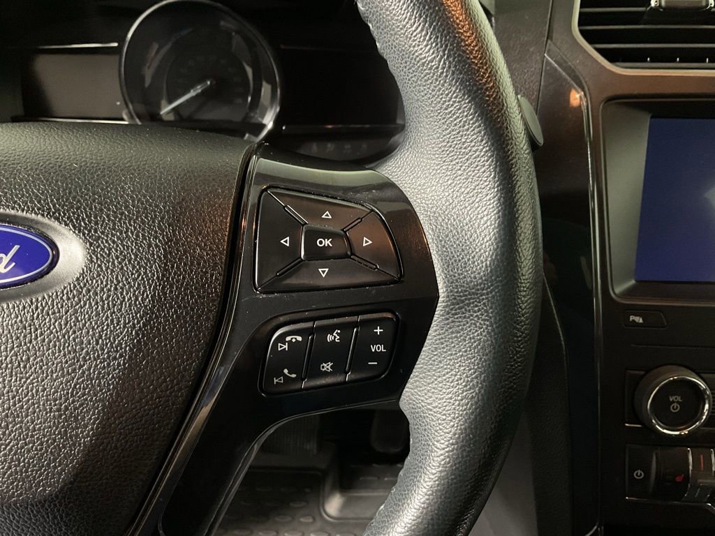 Used 2019 Ford Explorer XLT w/ Equipment Group 201A AWD/4WD image 28