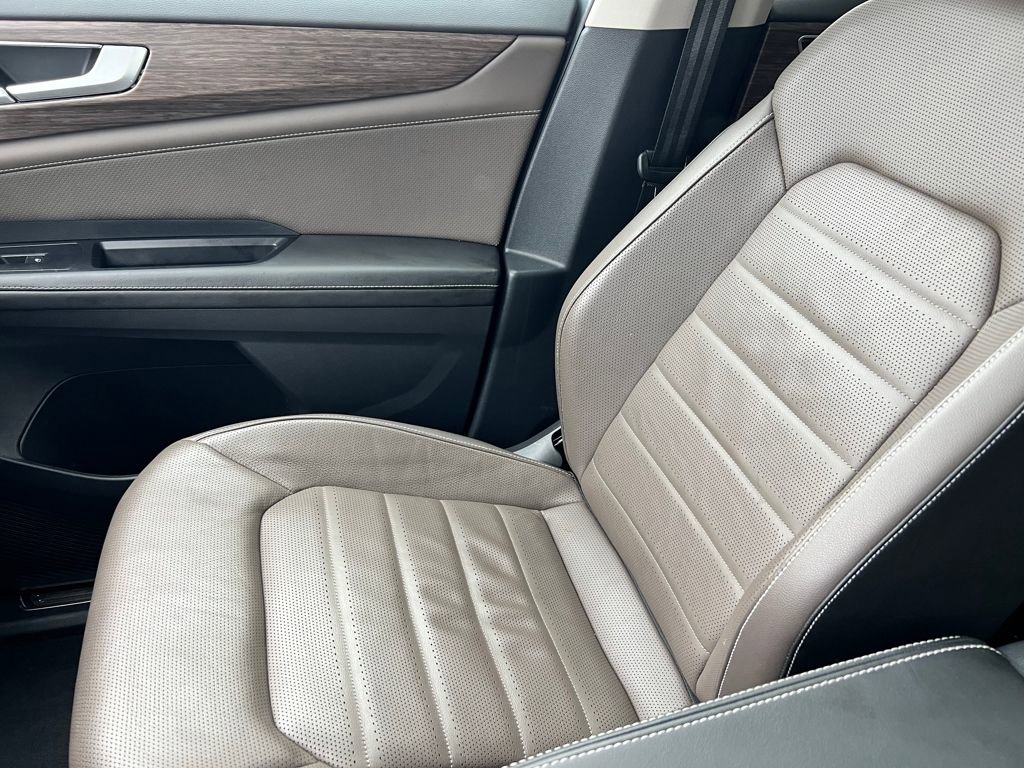 Used 2025 Volkswagen Atlas SEL image 36