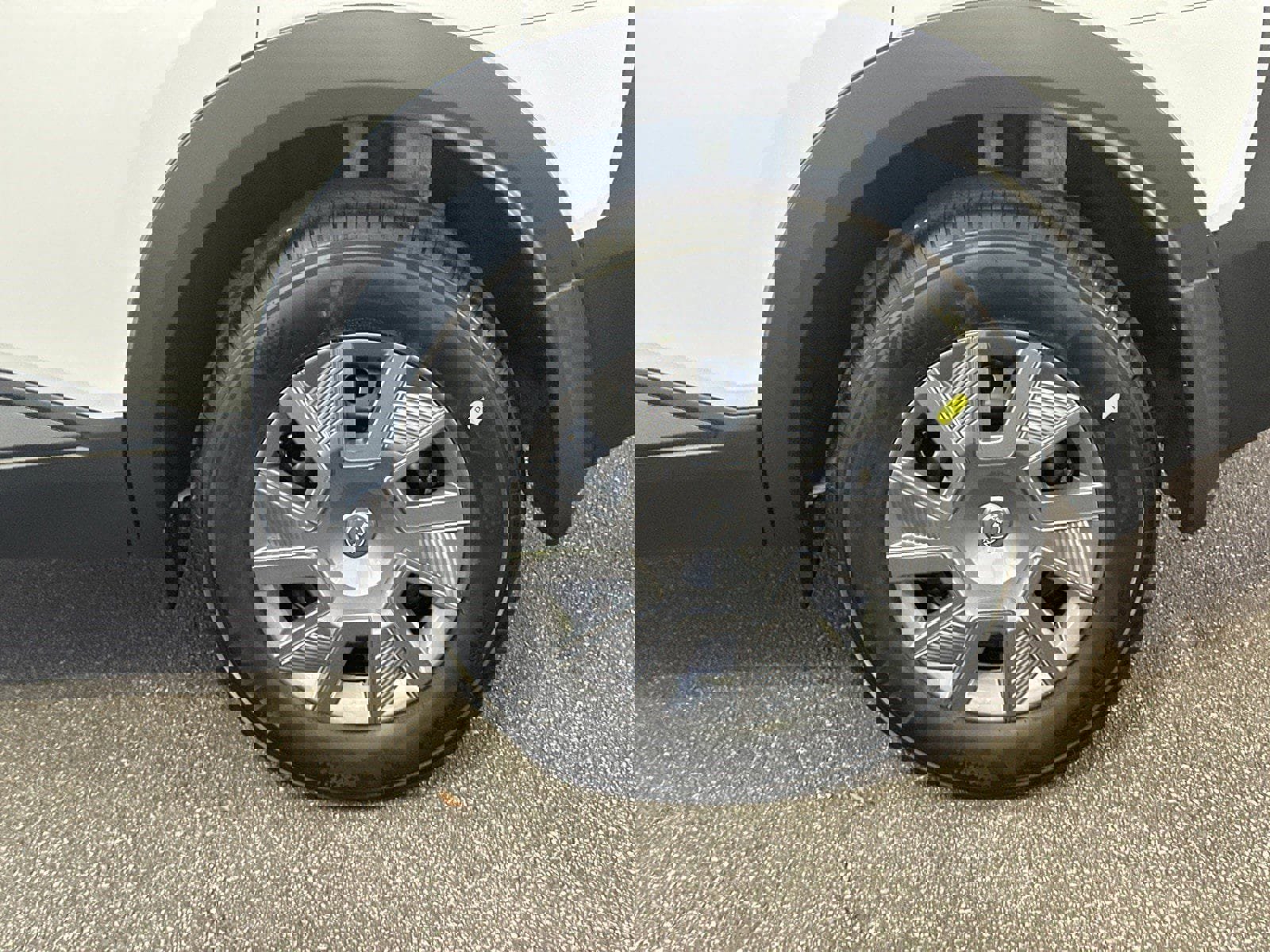 New 2026 Nissan Kicks S image 19