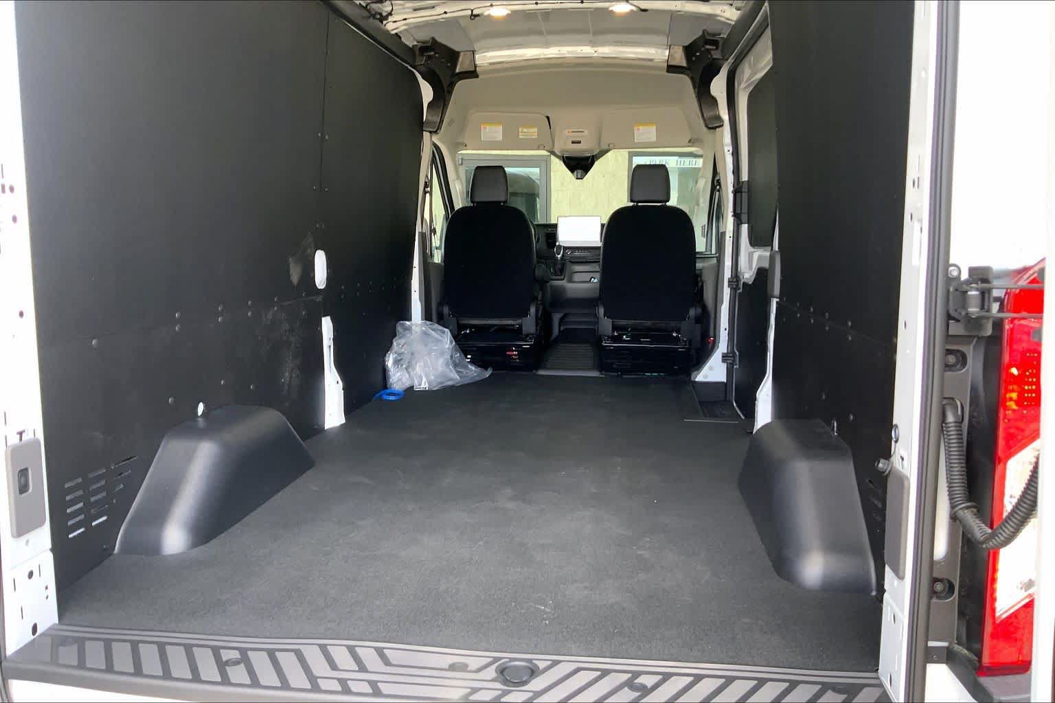 New 2026 Ford Transit 250 148 Medium Roof w/ Load Area Protection Package RWD image 18