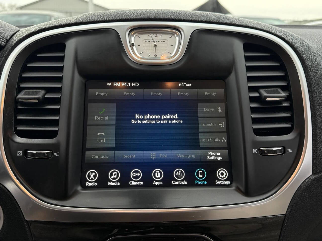 Used 2017 Chrysler 300 Limited image 19