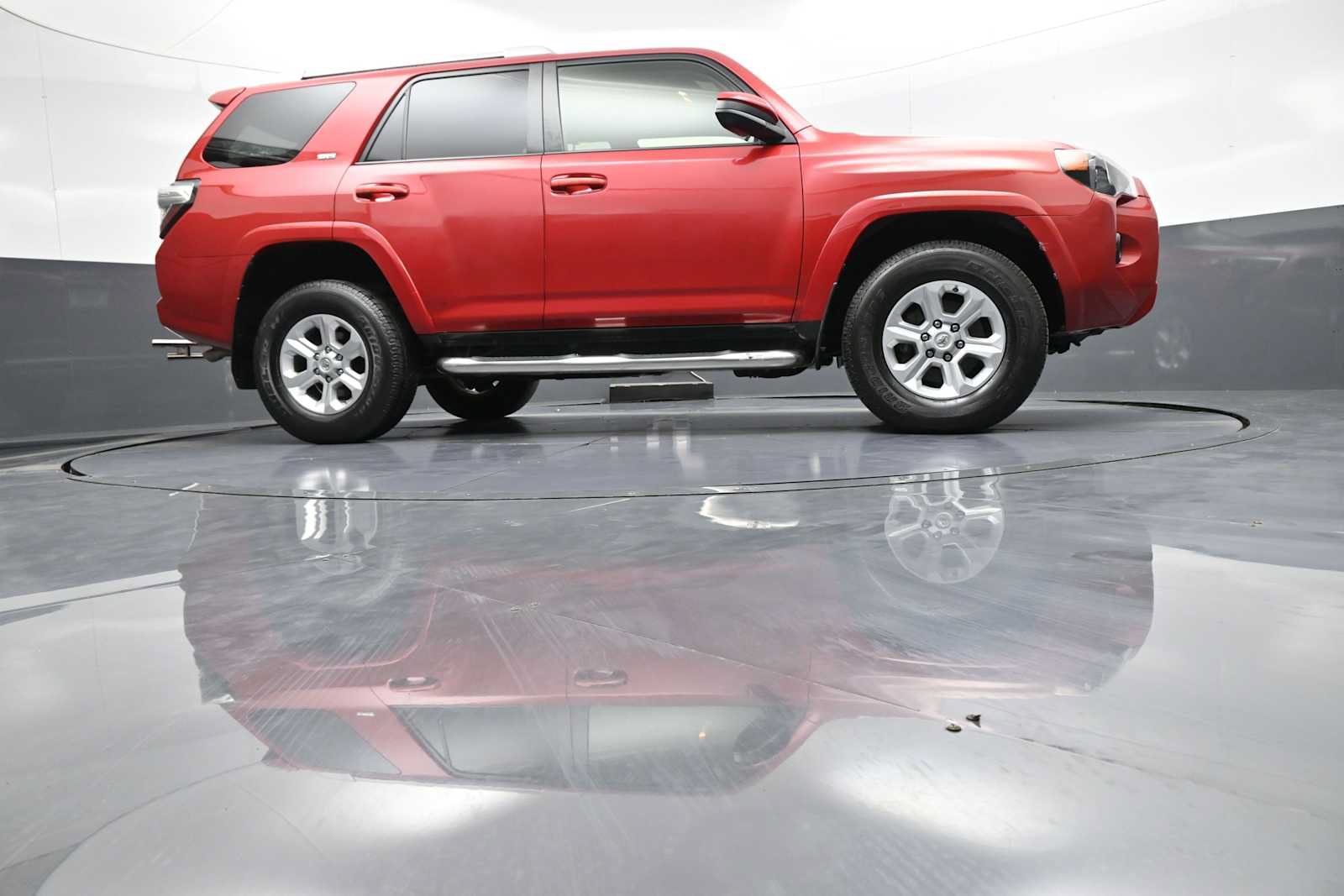 Used 2016 Toyota 4Runner SR5 AWD/4WD image 27