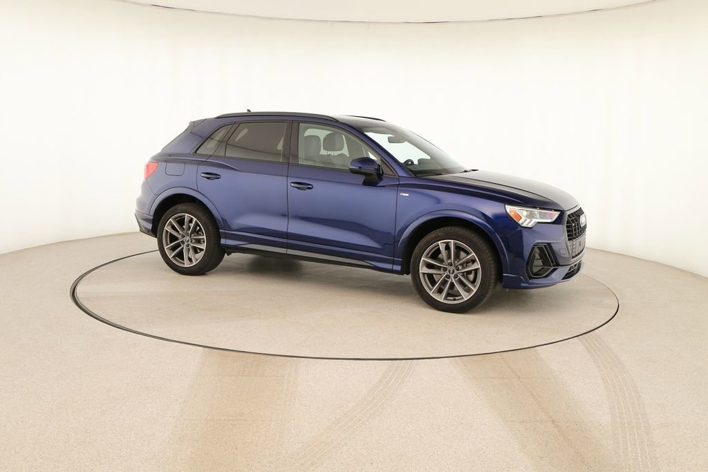 Certified 2025 Audi Q3 2.0T Premium w/ Convenience Package image 9