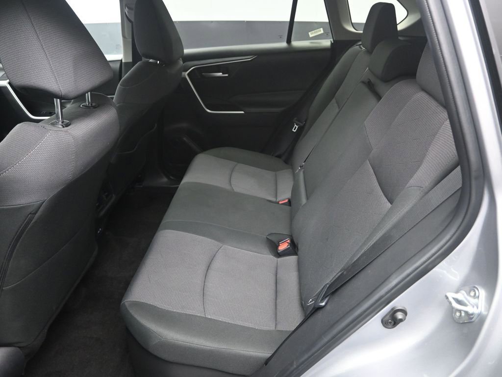 Used 2025 Toyota RAV4 XLE image 29
