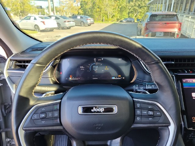 Used 2022 Jeep Grand Cherokee L Limited w/ Luxury Tech Group II AWD/4WD image 28