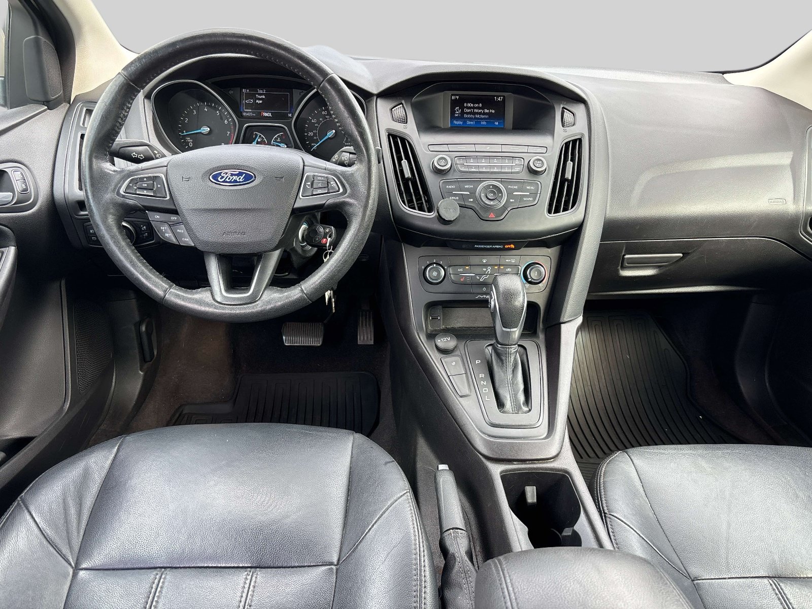 Used 2018 Ford Focus SE w/ SE Appearance Package FWD image 9