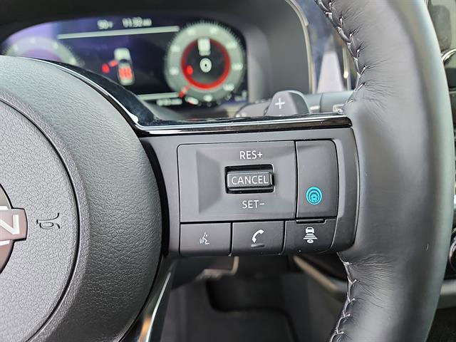 Used 2024 Nissan Pathfinder Platinum w/ Cargo Package image 19