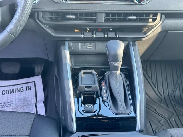 Used 2025 Chevrolet Colorado W/T RWD image 14