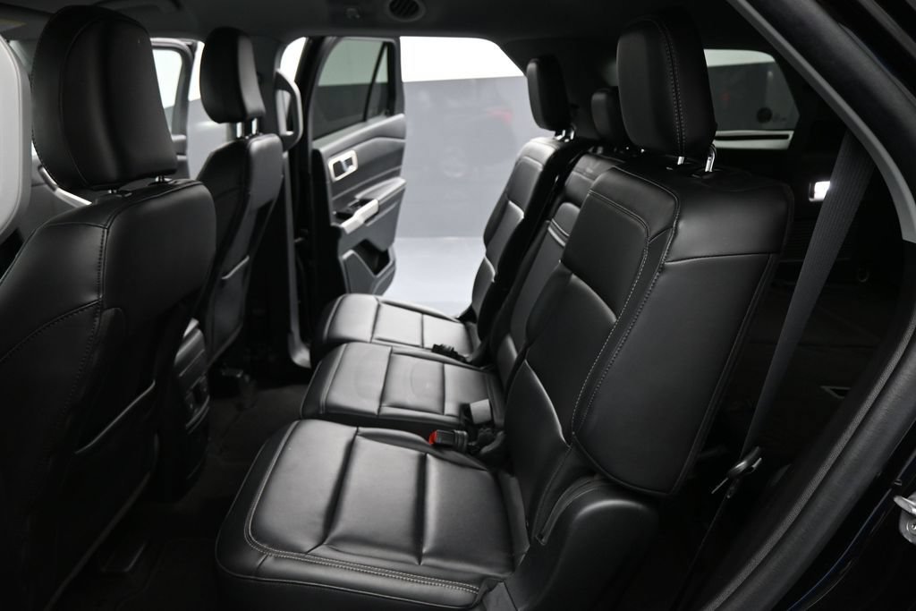 Certified 2023 Ford Explorer XLT w/ Equipment Group 202A RWD image 19