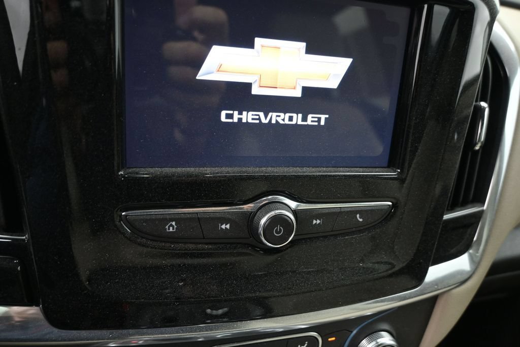 Used 2022 Chevrolet Traverse LS FWD image 12