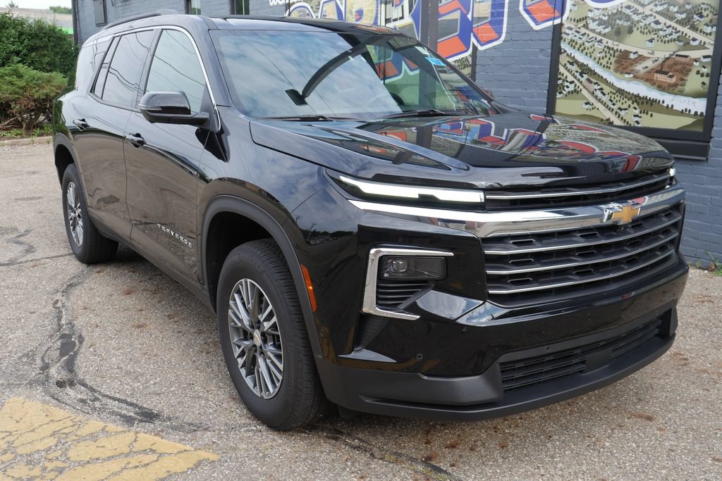 Used 2025 Chevrolet Traverse LT w/ Enhanced Driving Package AWD/4WD image 24