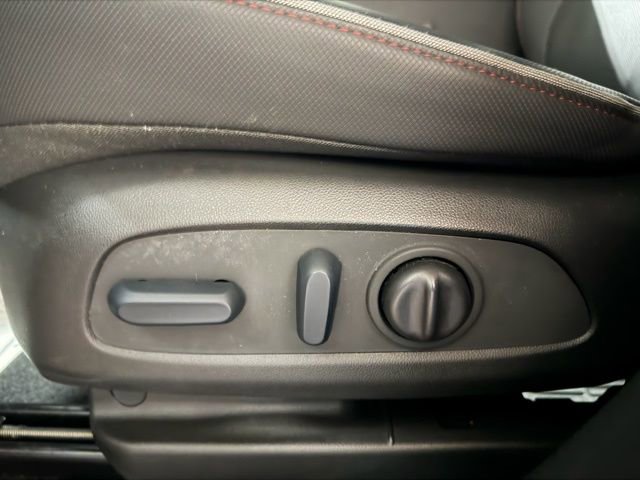 Used 2023 Chevrolet TrailBlazer RS w/ Sun and Liftgate Package image 16