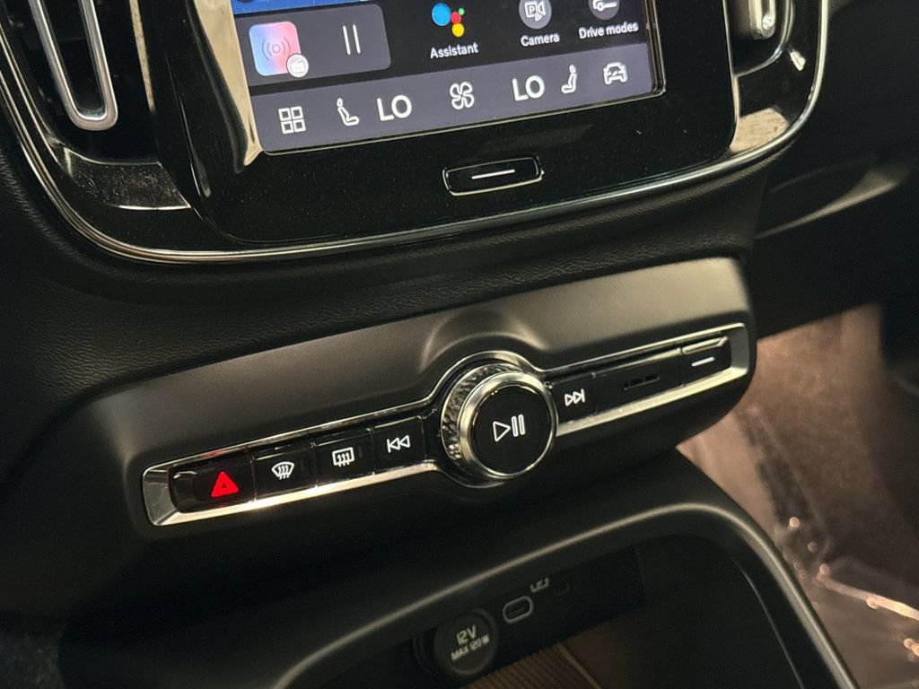 Certified 2023 Volvo XC40 Recharge Plus image 20