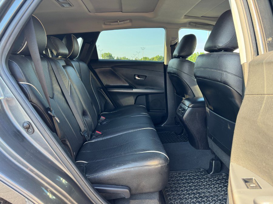 Used 2016 Toyota Venza AWD image 18
