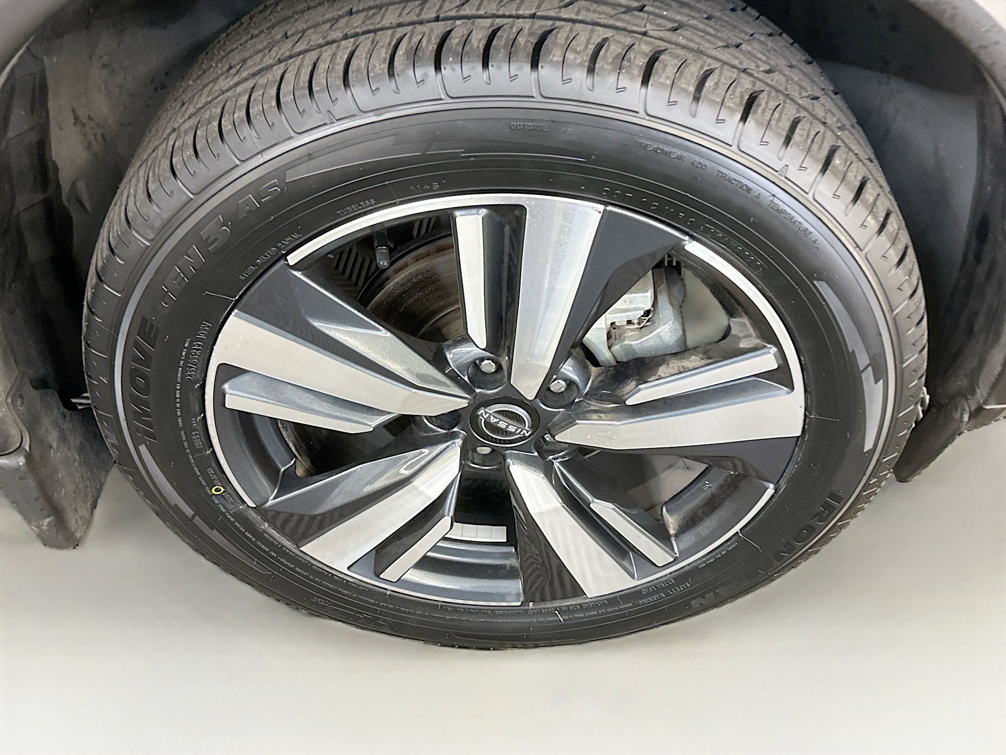 Used 2023 Nissan Rogue SL image 11