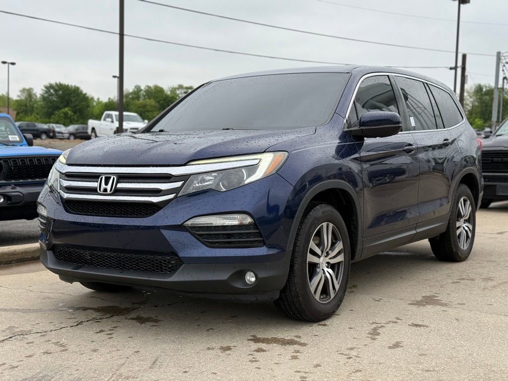 Used 2017 Honda Pilot EX image 2
