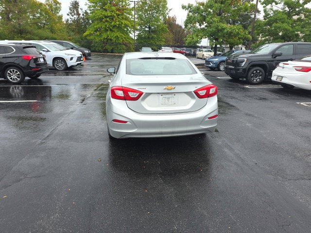 Used 2016 Chevrolet Cruze LT w/ Convenience Package FWD image 4