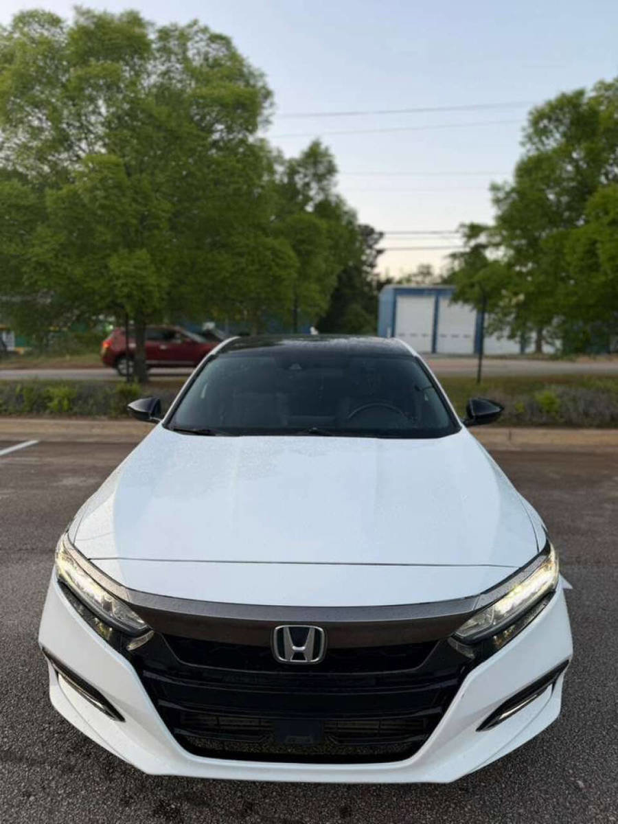 Used 2019 Honda Accord Sport image 2