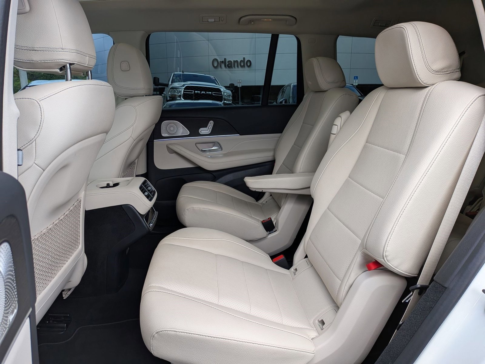 Used 2023 Mercedes-Benz GLS 450 4MATIC image 16