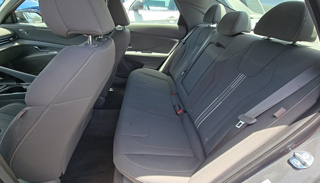 Used 2025 Hyundai Elantra SEL FWD image 10