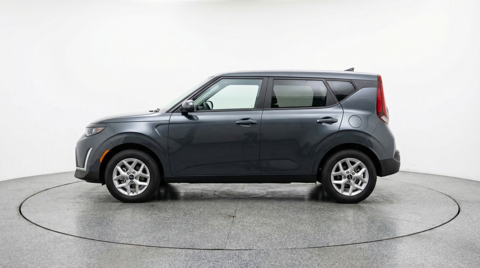Used 2025 Kia Soul LX w/ LX Technology Package image 5