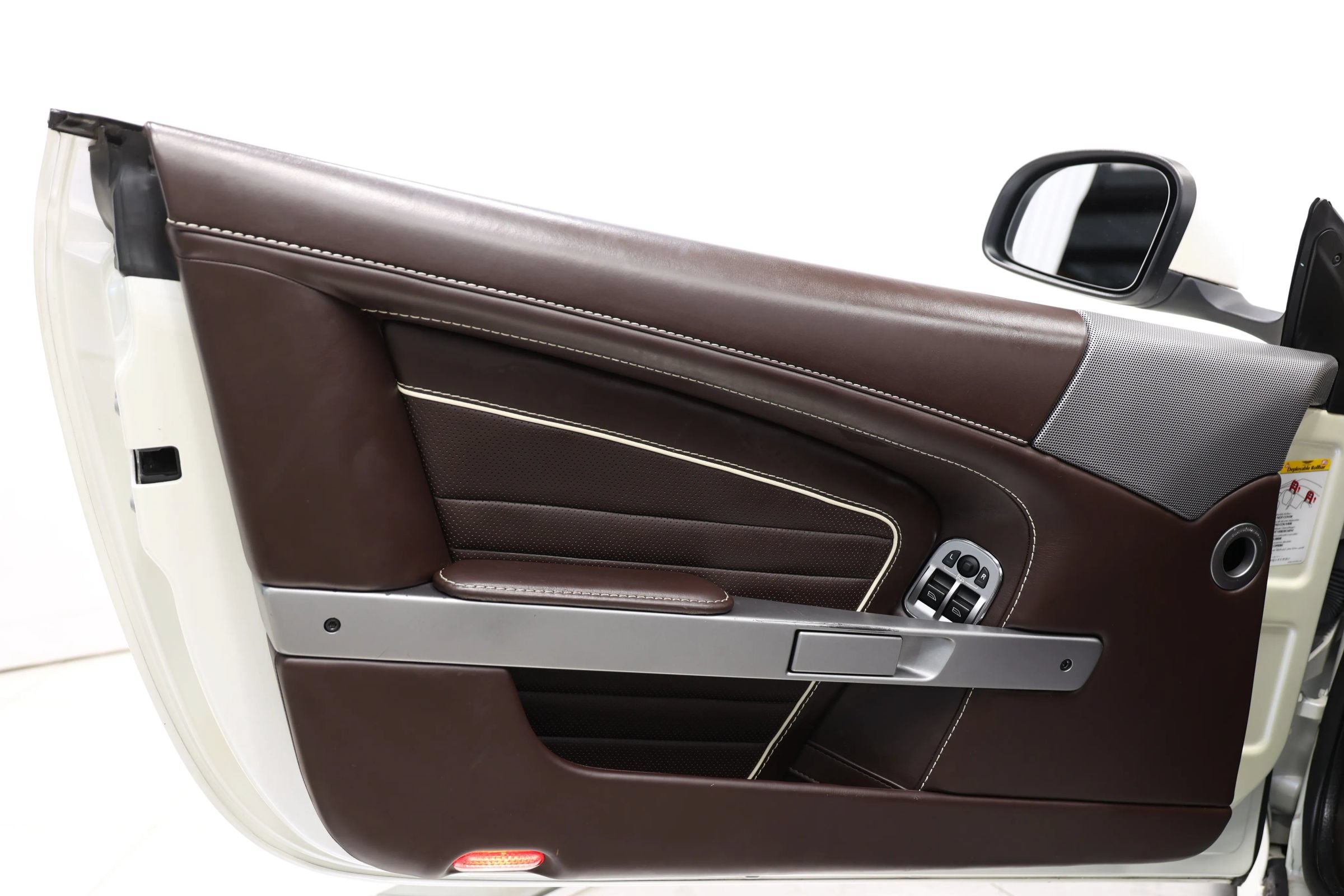 Used 2016 Aston Martin DB9 GT RWD image 11