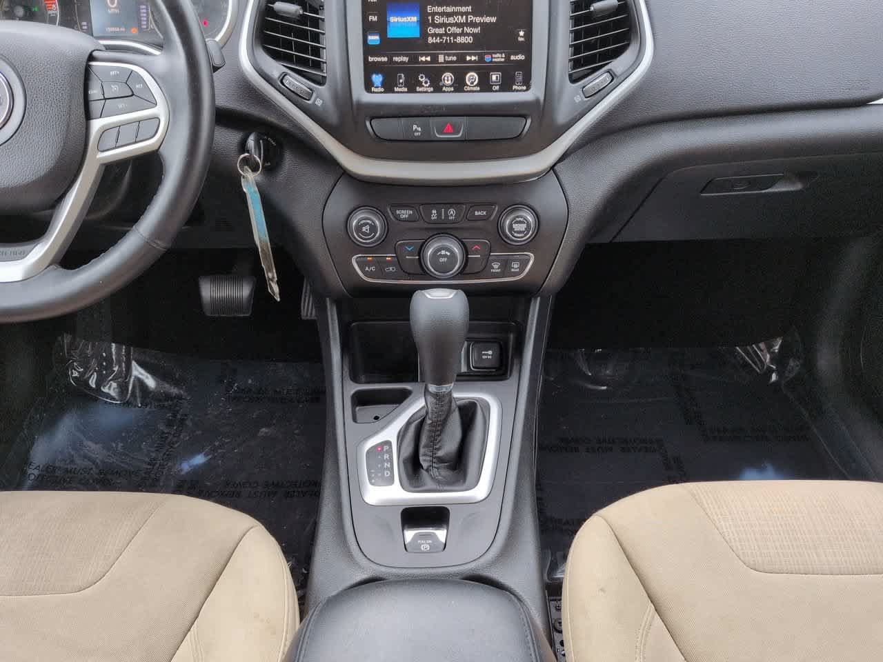 Used 2017 Jeep Cherokee Latitude w/ Safety/Convenience Group FWD image 18
