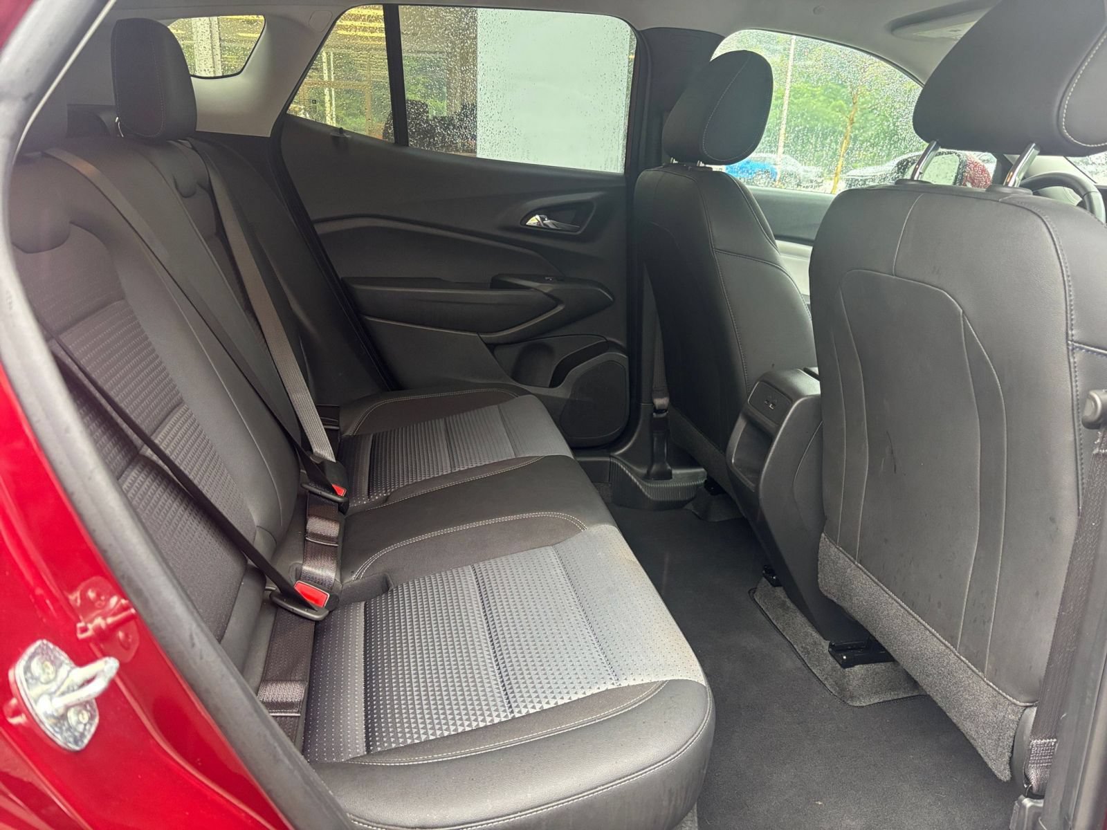 Used 2025 Chevrolet Trax LT w/ LT Convenience Package FWD image 36